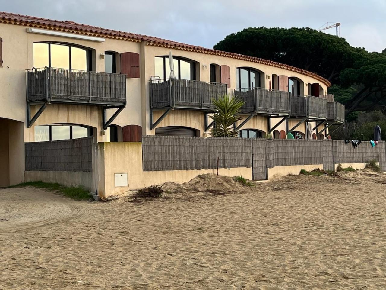 拉克鲁瓦瓦尔梅Les Pieds Dans L'Eau公寓 外观 照片